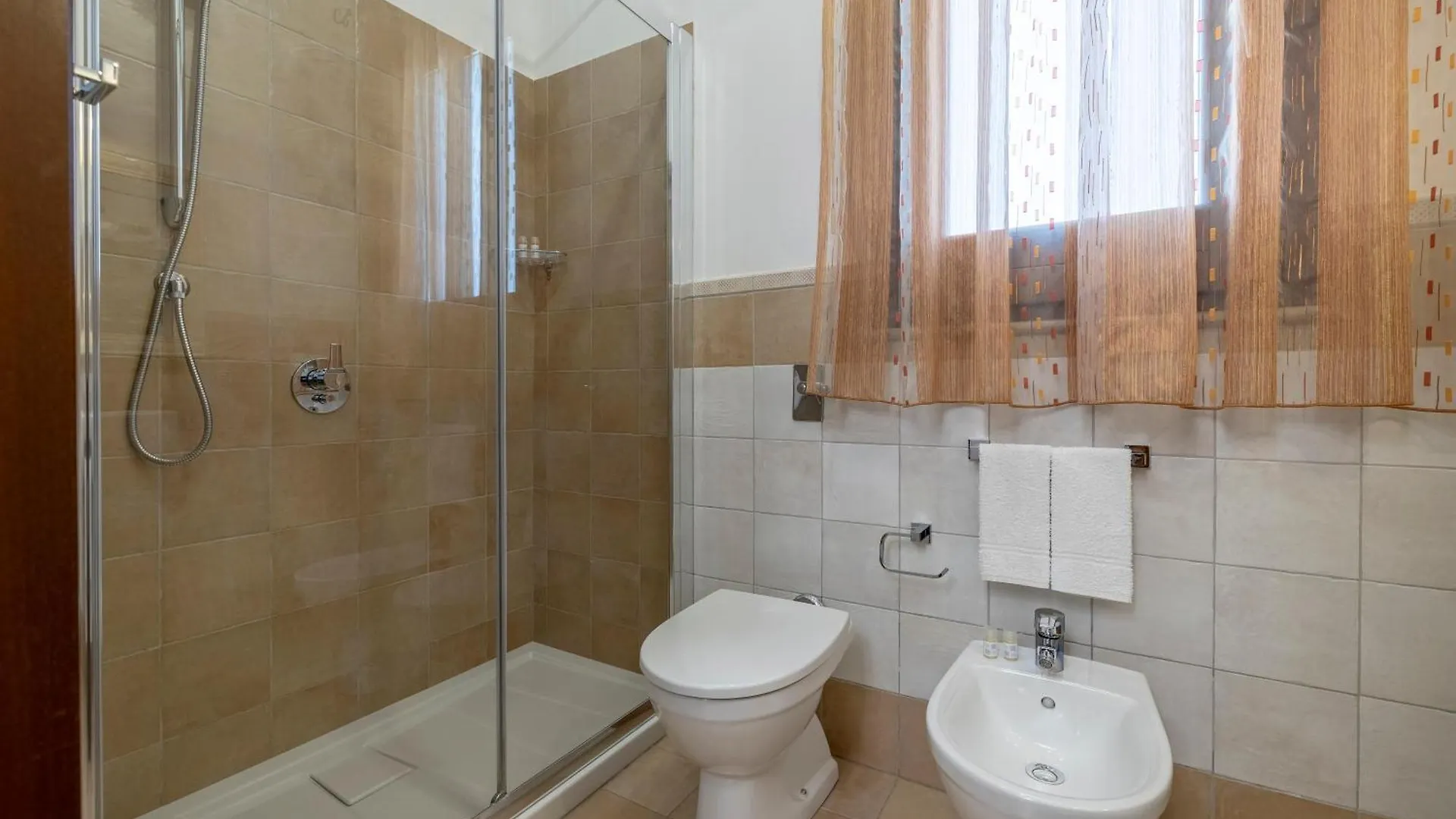 B&B L'Angolino Della Nonna Castelluzzo Frühstückspension