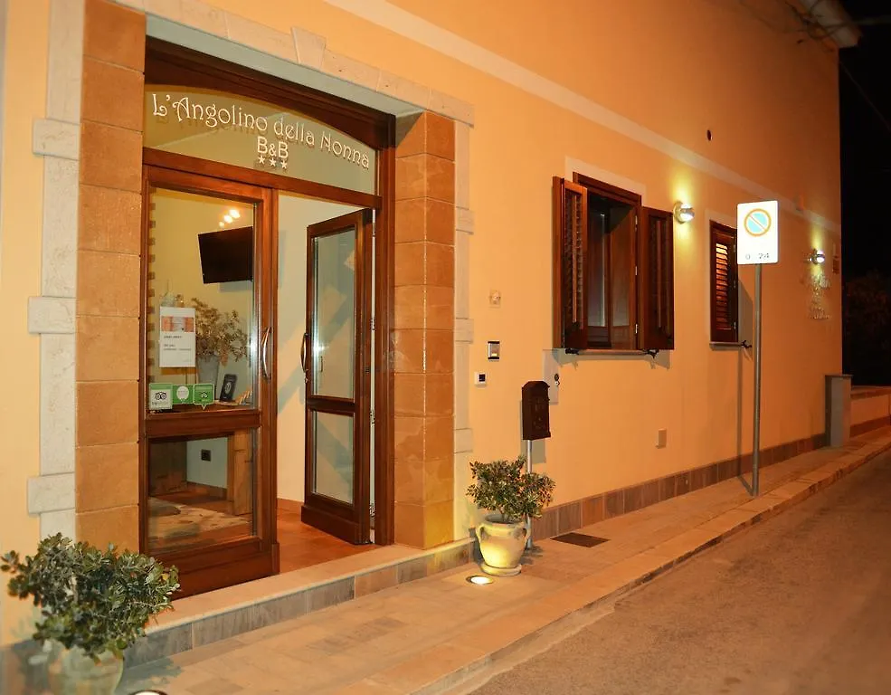 B&B L'Angolino Della Nonna Castelluzzo Frühstückspension
